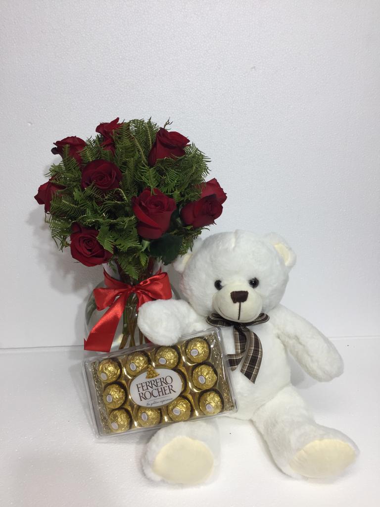 Florero de 8 Rosas ms Bombones Ferrero Rocher 150 Grs y Peluche blanco 26 cm